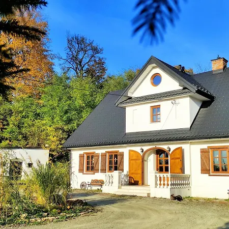 Dwor Pan Tadeusz Z 1734R Polozony W Beskidach